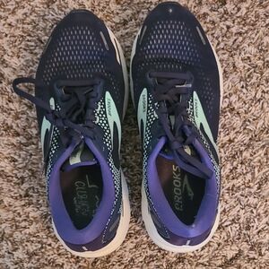Brooks Women's Athletic Shoes - Navy and Mint